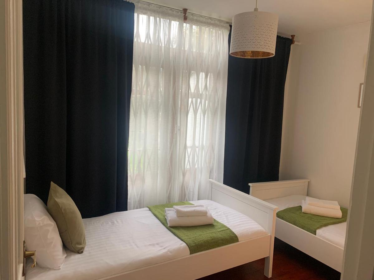 Unique 2 Bedroom In London/ Excel / Olympic Close To Line Tube Station With Gated Parking Space Apartamento *